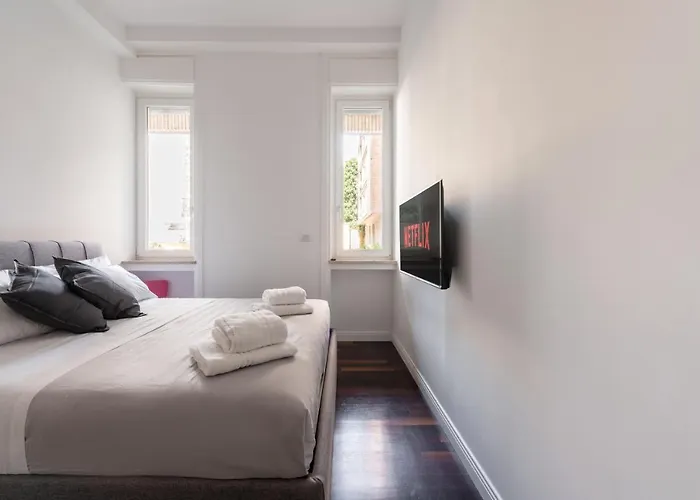 We Home - Bandello House, Corso Magenta